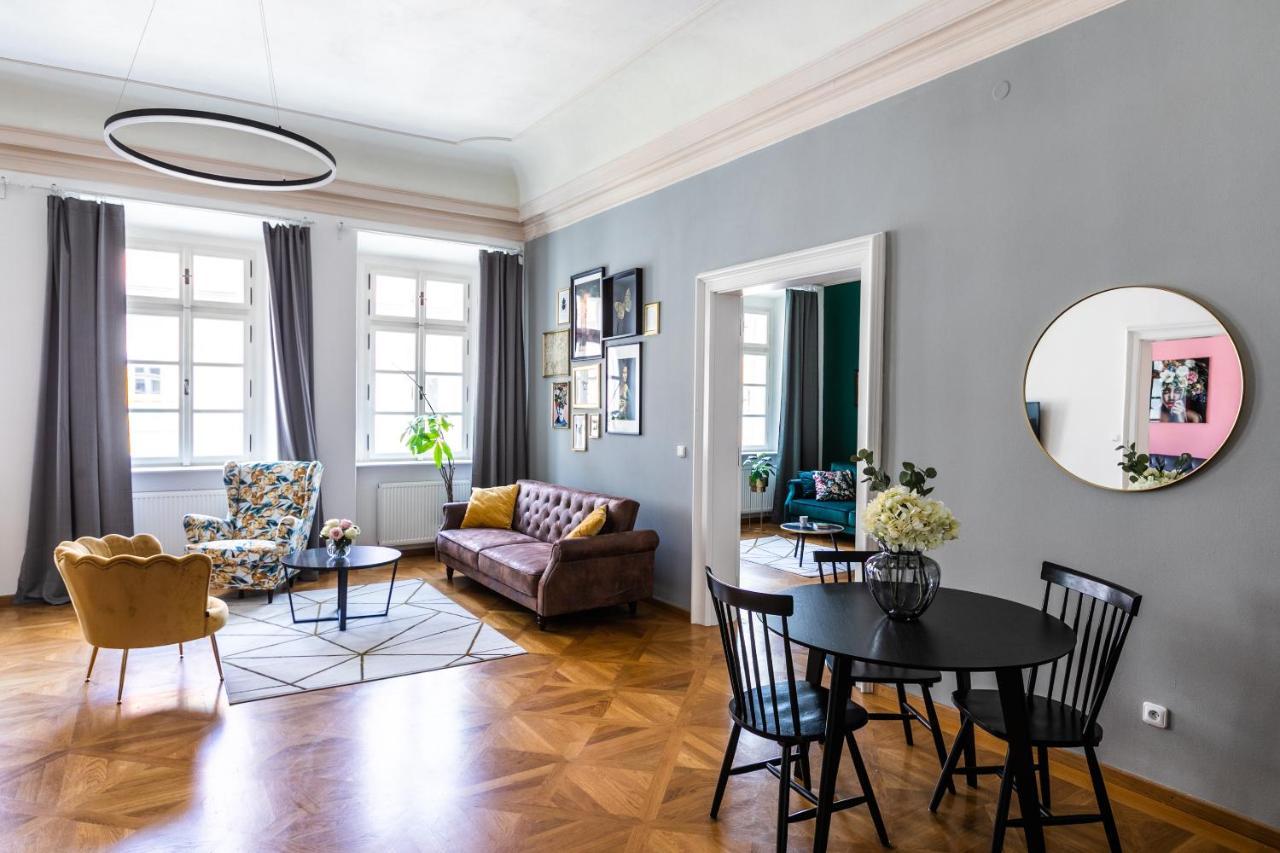 New Stylish 3 Suites Bedrooms Apt In Mala Strana - N2Nd Prag Exterior foto