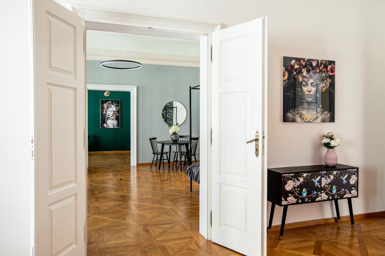 New Stylish 3 Suites Bedrooms Apt In Mala Strana - N2Nd Prag Exterior foto