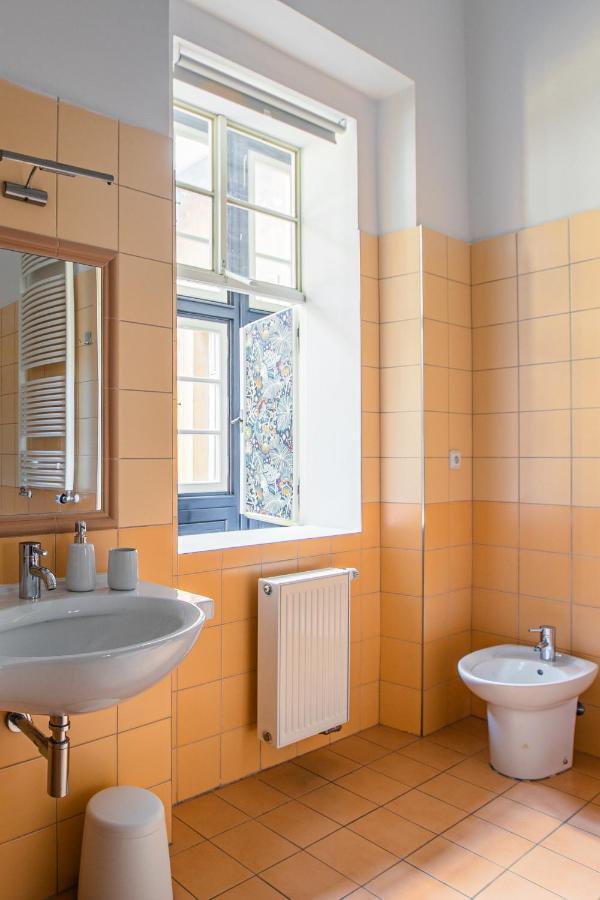 New Stylish 3 Suites Bedrooms Apt In Mala Strana - N2Nd Prag Exterior foto