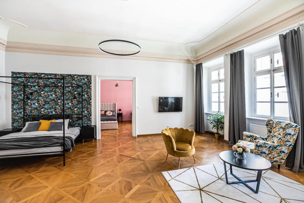 New Stylish 3 Suites Bedrooms Apt In Mala Strana - N2Nd Prag Exterior foto