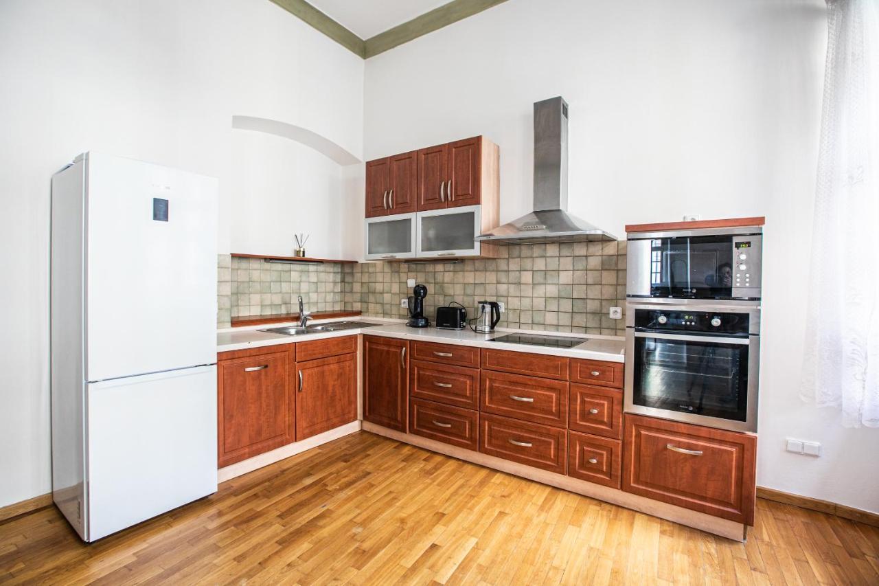 New Stylish 3 Suites Bedrooms Apt In Mala Strana - N2Nd Prag Exterior foto